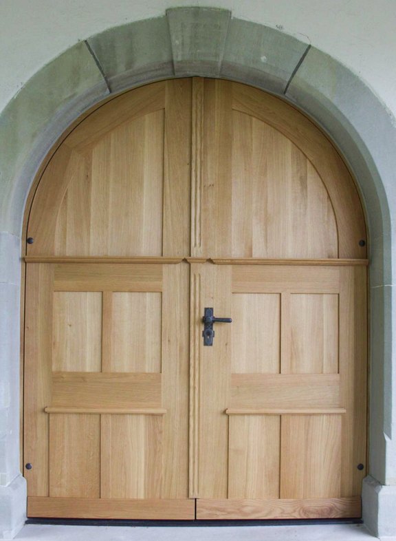 Kirchentüre Eiche massiv, gestemmt nach traditioneller Gestaltung
