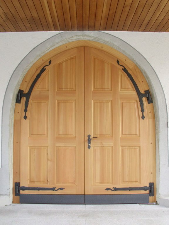 Kirchentüre Lärche massiv, gestemmt nach traditioneller Bauweise