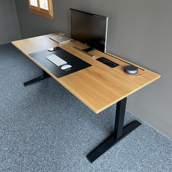 Schreibtisch höhenverstellbar mit Touch Bedienung